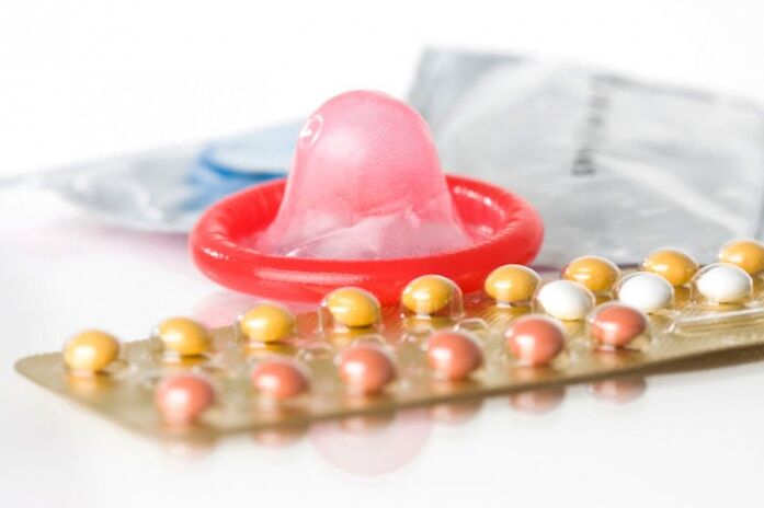 Kondomy a antikoncepční pilulky zabrání nechtěnému těhotenství